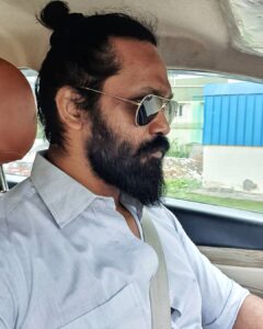 Amzath Khan Instagram - #newlook #workmode #amzathkhan #beardman #raw #nofilter  #mensstyle #hairstyling #fridayvibes  #friday  #tamilan #mybeard #mypride