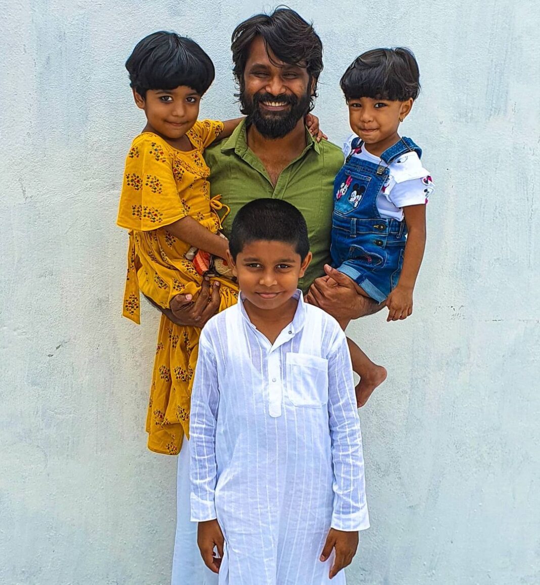 Amzath Khan Instagram - My dose of daily positive energy @zara.khan.a ❤ Wats urs :) ? #family #familyfirst #life #love #baby #kids #happiness #positivevibes Salem, India