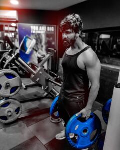 Amzath Khan Instagram - This lockdown is really getting on our nerves.  Gyms closed for the 5th month 😷 wtf 

Have to keep ourself motivated , somehow , anyhow 😤

#gym #gymshark #gymlife #motivate #muscle #fitness #fitnessmotivation #postivevibes
