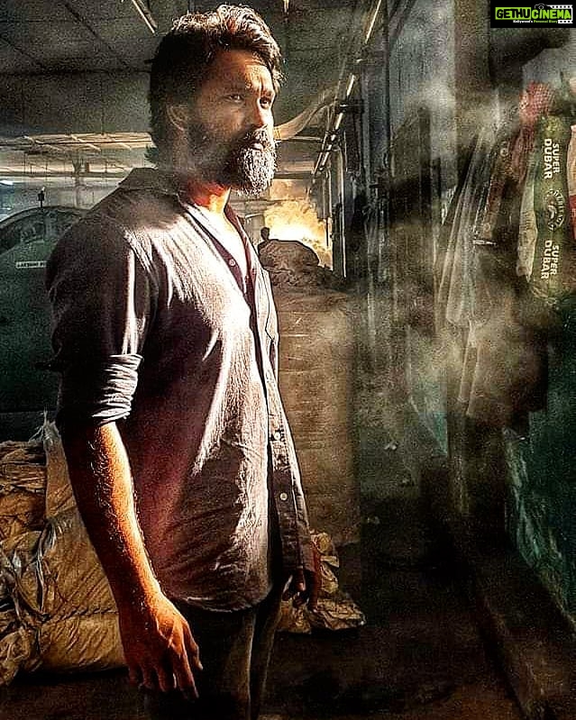 Amzath Khan Instagram - #bearded #actor #actorslife #shoot #pic #onsets #newpost #instapic #behindthescenes #rugged #raw #menwithbeards #beard #beardmen