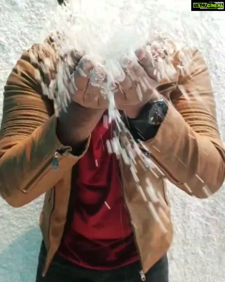 Amzath Khan Instagram - Thanks for all the love guys . it's been overwhelming to see the responses pouring in for igloo still. Means a lot ! Forever thankful :) @zee5tamil .#igloo #movies #kollywood #love #cinema #actorslife #actor #bgm