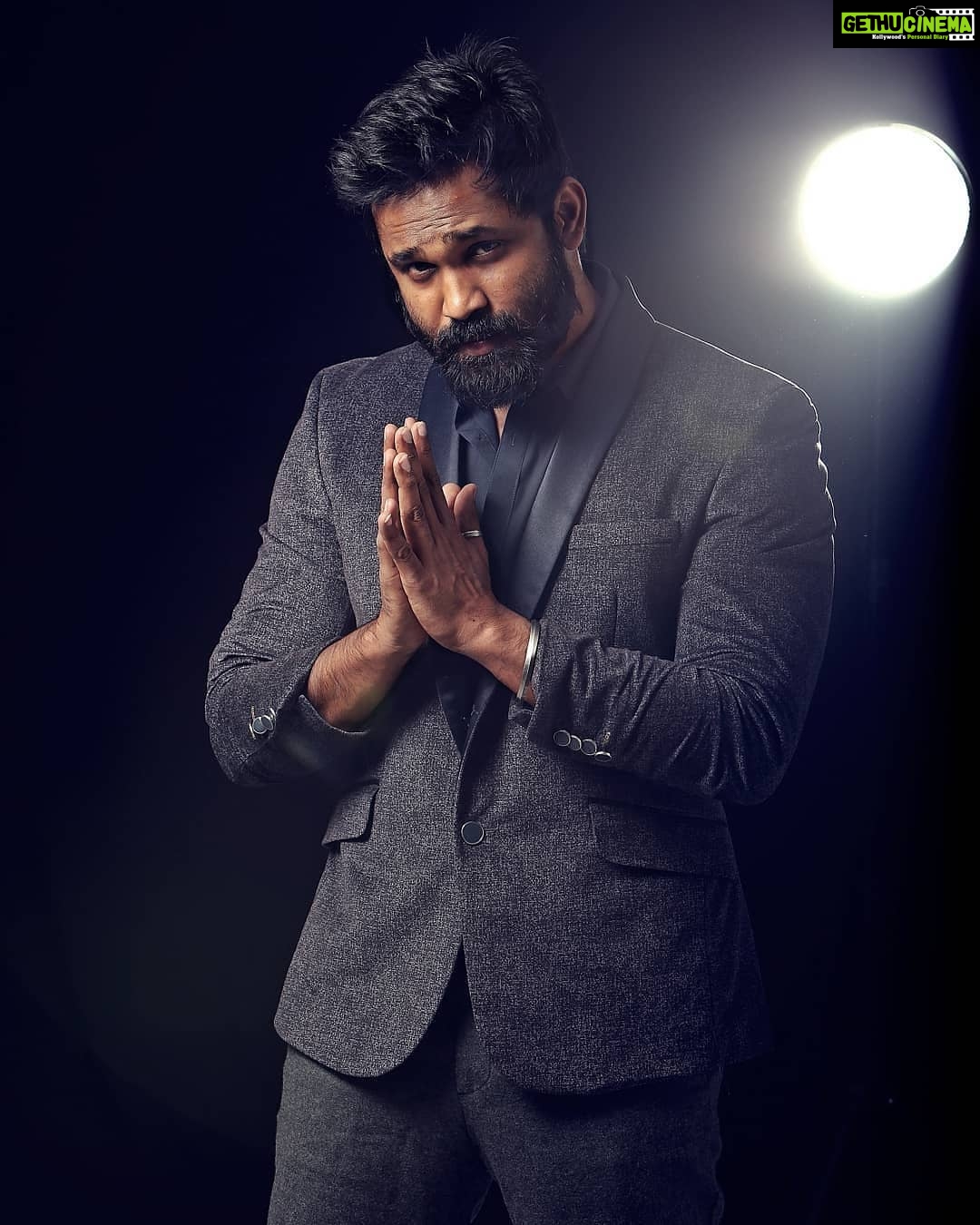 Amzath Khan Instagram - #bearded #suitup @beardo.official