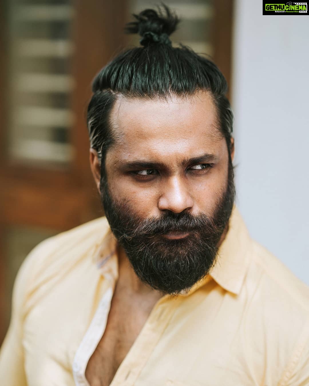 Amzath Khan Instagram - #bearded #men #mensfashion #beard #fashion #fashionphotography #lifestyle #fashionblogger #styling #potraitphotography #potrait #instapic #newpost #instapost #instagram #model #malemodel #actorslife #actors @beardo.official