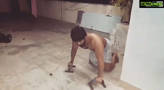 Amzath Khan Instagram - HEY , do yourself a favor ok ... Make sure u keep yourself fit :) #go #workout #burn #it #fitindia #global #world #weekendvibes #weekend #pump #fitness #fitnessmotivation #stayfit #selfmotivation #muscle #pushups #gains #fit #gym #pumpup #lifestyle #i #believe Workout in LUNGi for better comfort :)