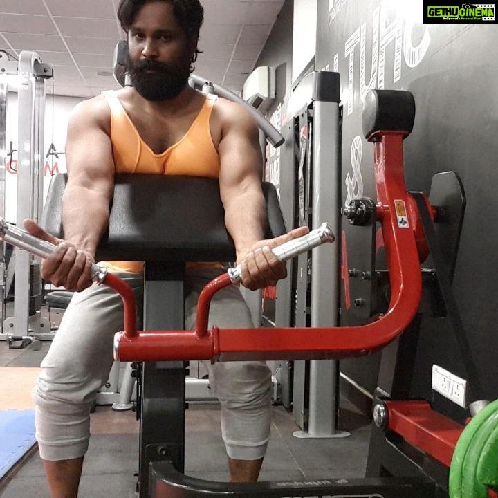 Amzath Khan Instagram - #morning #pump #push #fitnessmotivation #tuesdaymotivation #workout #biceps #myfavouriteworkout #curls