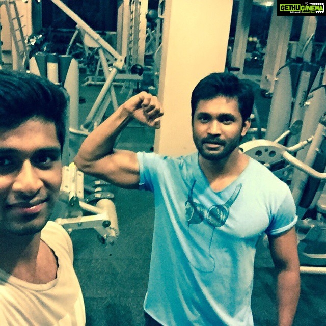 Amzath Khan Instagram - Partied so hard for Newyears so no I working out on the 1st ?? No ways , we never forget to lift iron ... #noexcuses #ironaddict #fitness #newyearsofgoodhealth