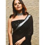Anasuya Bharadwaj Instagram - Never ending love for 1. Black 2. Saree 3. Silver jewellery 4. Last but not least - Anasuya ❤ Beautiful @itsme_anasuya for #Khiladi pre release event!!!! 🍀 Makeup - @makeupbysiva Hair - @telusivakrishna