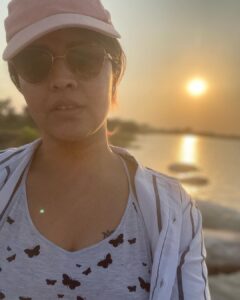 Anasuya Bharadwaj Instagram - Of Sunsets, River, Solitude and Solace.. 

#WeekendTreasures 🔆🏞