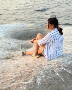 Anasuya Bharadwaj Instagram - Of Sunsets, River, Solitude and Solace.. 

#WeekendTreasures 🔆🏞