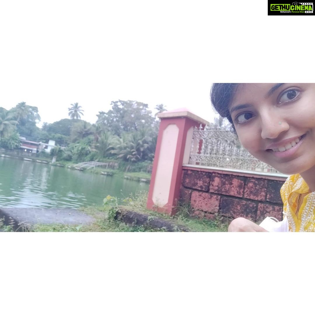 Anaswara Kumar Instagram - Been to a Kolam കുളം before? Yes or no?? Thiruvangad Temple Pond