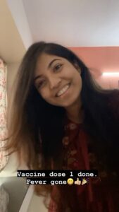 Anaswara Kumar Instagram - Happy feels #vaccinationdone✔️ #gharbaithoindia #instareels #reelkarofeelkaro #happyfeelings #kollywoodactress