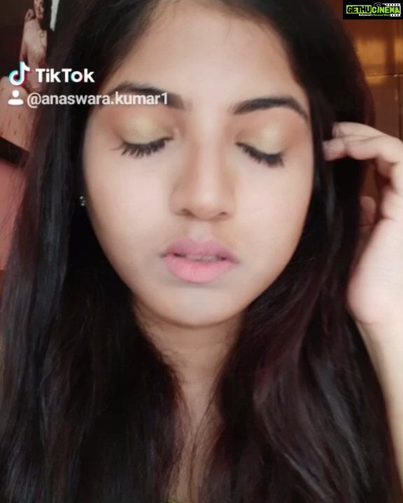 Anaswara Kumar Instagram - #omshantioshana #malayalam #fun #nazriya #duetwithme❤️ #tiktokmalayalam #tiktokindia