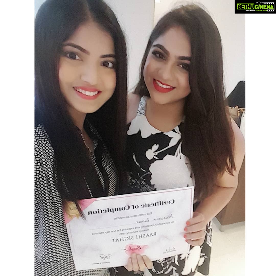 Anaswara Kumar Instagram - Had a great time at the makeup workshop today!! Thank you @glamupbyraash 😊💗