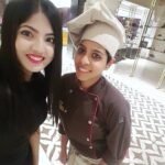 Anaswara Kumar Instagram - Nice meeting my fave Chef @deepthijoji at #fabelle today💗 #chocoholic Fabelle Chocolate Boutique