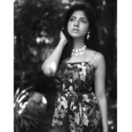 Anaswara Kumar Instagram - 📸PC : @iamsadhi . . . . . . . . . #photography #photoshoot  #naturallight #첸나이  #사진술 #사진촬영 #blackandwhitephotography