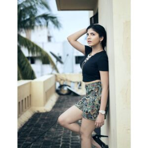 Anaswara Kumar Instagram - 📸 PC : @iamsadhi
.
. .
.
.
.
.
.
.
#photography #photoshoot  #naturallight #첸나이  #사진술 #사진촬영