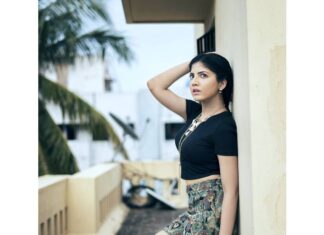 Anaswara Kumar Instagram - 📸 PC : @iamsadhi . . . . . . . . . #photography #photoshoot  #naturallight #첸나이 #사진술 #사진촬영