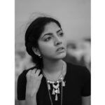 Anaswara Kumar Instagram - 📸 PC : @iamsadhi . . . . . . . . . . . #photography #photoshoot  #naturallight #첸나이 #blackandwhitephotography #pose #gaze #사진술 #사진촬영