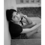 Anaswara Kumar Instagram - 📸 PC : @iamsadhi . . . . . . . . . . . . #photography #photoshoot  #naturallight #첸나이 #blackandwhitephotography #pose #lookintomyeyes #사진술 #사진촬영