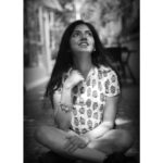 Anaswara Kumar Instagram - PC : @iamsadhi . . . . . . . . . #photography #photoshoot #blackandwhitephotography #naturallight #smile #dreamers #사진술 #사진촬영