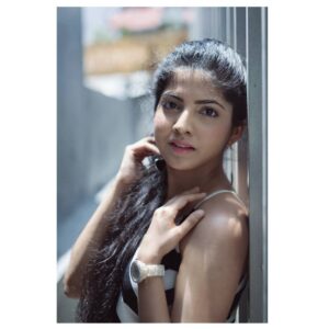 Anaswara Kumar Instagram - PC : @iamsadhi . . . . . . . . . . #photography #photoshoot #shadow #daylight #monochromedress Inko Center