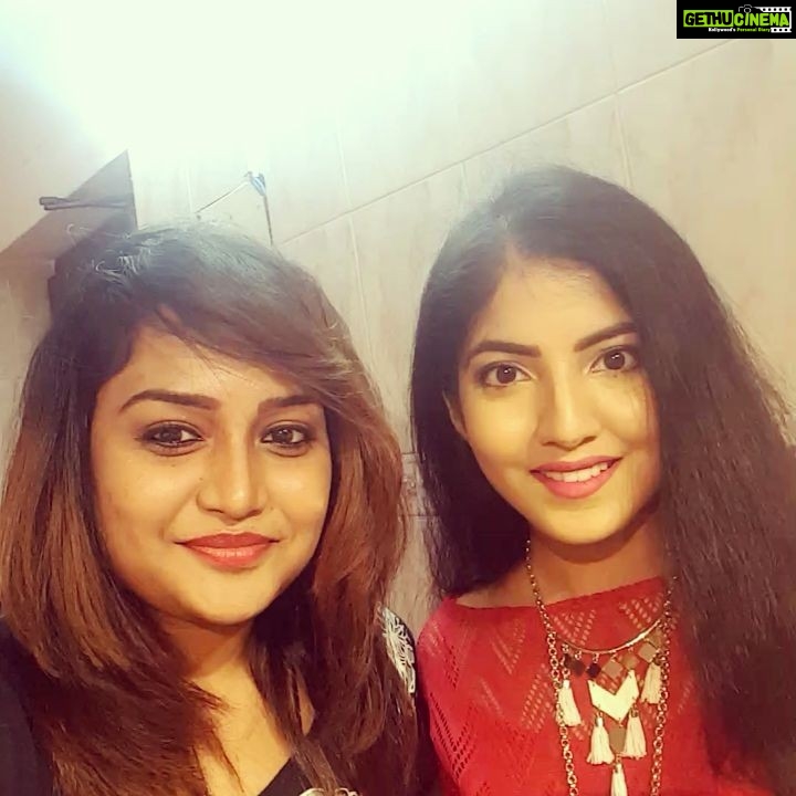 Anaswara Kumar Instagram - #StarNite 9-10pm with @vaishu_r_krishnan !! LIVE !! Let's Chatππππ¦π