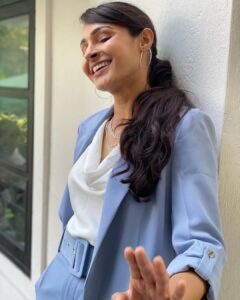 Andrea Jeremiah Instagram - Back to work 🦋 

@altafmammoo @sharmilahairstylist 
@amritha.ram 

#setlife #shootdiaries