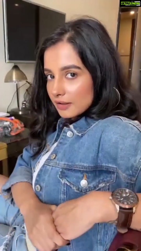 Angana Roy Instagram - Reel renegade. #reels #wednesdayreel #reelit #denimjacket #shoot #reelsinstagram #watermelonsugar #seaside #nomakeuptransformation #hotelroom #harrystyles #makeuponfleek #hoopsearrings #indiareels