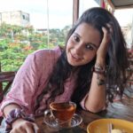 Angana Roy Instagram - I hope you love yourself enough to recognize the things you don't like about your life and I hope you find the courage to change them. 💫 📸@teewishaaaa #tea #darjeelingflush #noedit #nofilter #pinkaesthetic #longhair #cafedecor #minimalist #wednesdaywisdom #hopeful #couragetochange #loveyourself #distressedjeans #shirtandjeansday #fashionblogger #pictureseries Na-Ru-Meg