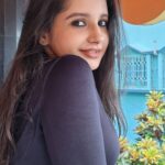 Angana Roy Instagram - Chaos makes the muse. 📷@__senjuti.saha__ #igphoto #photoeveryday #mondaypost #asansoldiaries #portraits_ig #photodaily #picoftoday #smilemore #longhairstyles #messyhairday #pinklipstick #anganaroyy