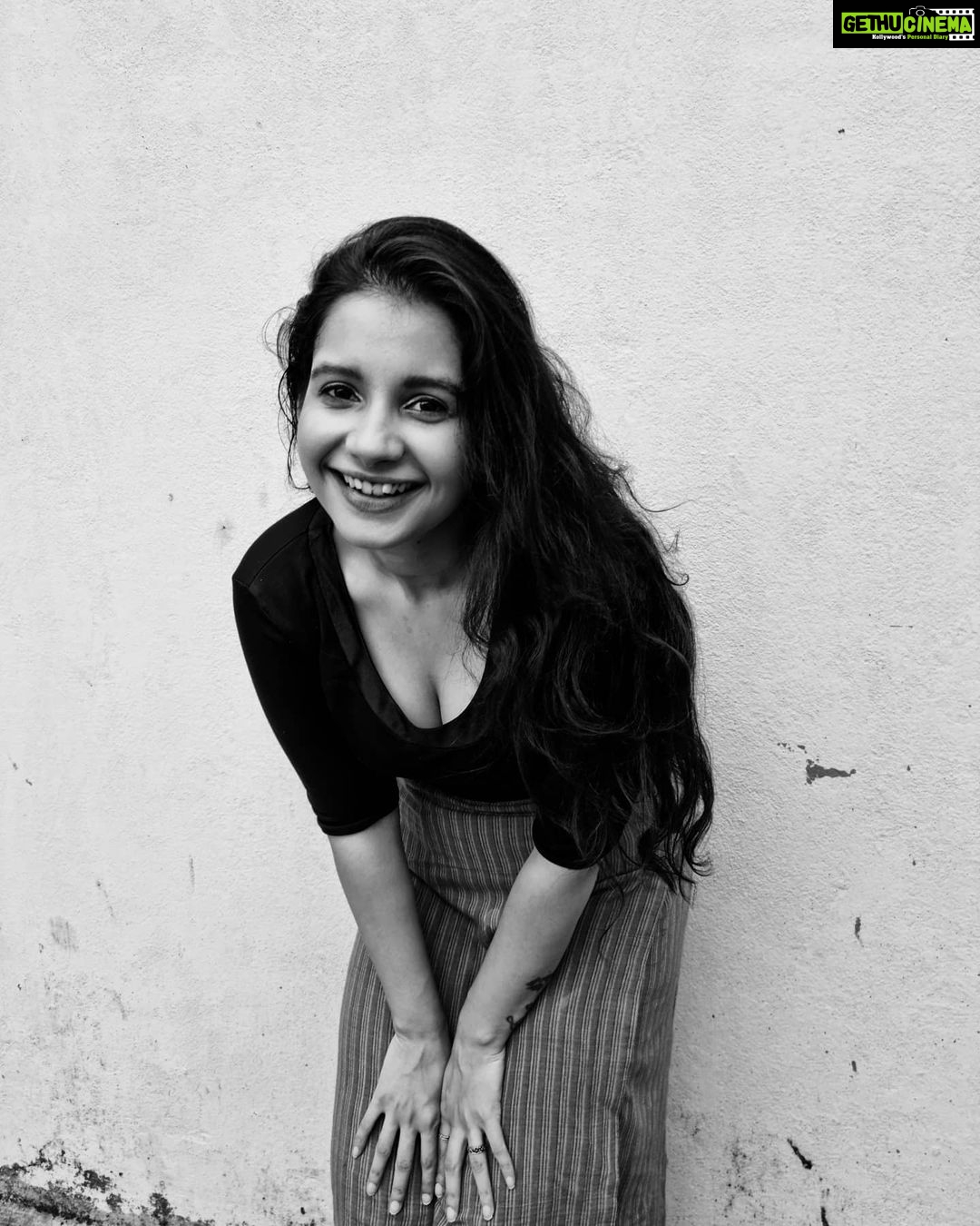Angana Roy Instagram - Tales from a Terrace Whenever I think of my childhood, most of my memories are centred around this one place - this terrace. Here after a long time. Feels good. 📷@__senjuti.saha__ #blackandwhite #favouriteplace #asansol #nostalgic #memoriesflooding #roots #picturesque #withlovetheseries #childhoodplace #monochromephoto by#talesfromaterrace #lovefromasansol Asansol