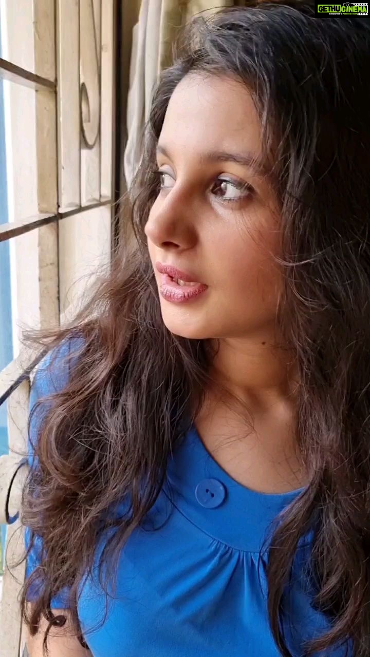 Angana Roy Instagram - Fête de la musique Here's one of my favourite songs. There's music for every mood and every soul. Happy World Music Day to you all.❤️ #worldmusicday #musicforall #bengalisong #vocalist #reelmusic #reelsvideo