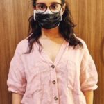 Angana Roy Instagram - This is what my favourite kinda weather made me do. 💃 @ayan.bhattacharjee_ almost gave up while filming this :P #reelsinsta #feelinggood #monsoondiaries #maskup #reellife