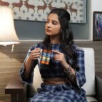 Angana Roy Instagram – Busy daydreaming.

#thoughts #mondaymood #lostinspace #candid #picoftheday #portrait #coffee #outfitoftheday #lampshade #daydreaming #lamp #decor #aesthetic #beyou
