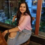Angana Roy Instagram - I hope you love yourself enough to recognize the things you don't like about your life and I hope you find the courage to change them. 💫 📸@teewishaaaa #tea #darjeelingflush #noedit #nofilter #pinkaesthetic #longhair #cafedecor #minimalist #wednesdaywisdom #hopeful #couragetochange #loveyourself #distressedjeans #shirtandjeansday #fashionblogger #pictureseries Na-Ru-Meg