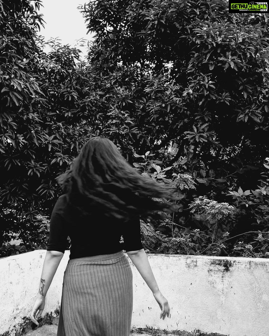 Angana Roy Instagram - Tales from a Terrace Whenever I think of my childhood, most of my memories are centred around this one place - this terrace. Here after a long time. Feels good. 📷@__senjuti.saha__ #blackandwhite #favouriteplace #asansol #nostalgic #memoriesflooding #roots #picturesque #withlovetheseries #childhoodplace #monochromephoto by#talesfromaterrace #lovefromasansol Asansol