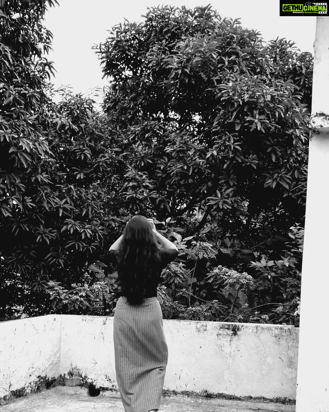 Angana Roy Instagram - Tales from a Terrace Whenever I think of my childhood, most of my memories are centred around this one place - this terrace. Here after a long time. Feels good. 📷@__senjuti.saha__ #blackandwhite #favouriteplace #asansol #nostalgic #memoriesflooding #roots #picturesque #withlovetheseries #childhoodplace #monochromephoto by#talesfromaterrace #lovefromasansol Asansol