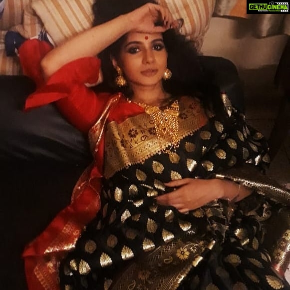 Angana Roy Instagram - And I shoot through the night, And suddenly all those once lost concoctions froth, And chase the day way. Well, I have a thing for hazy pictures.🙄 #saree #artsy #bnw_zone #aesthetic #devi #eyemakeupideas #blackandwhite #tuesdaymood #tuesdaynights #vibes #deckedup #womenempowerment #womanpower #hazy #candidshots #instagood #candidphotography #portrait_vision #blousedesigns #jhumkas #gold #jewellery #jewellerydesign #instadaily #tuesdayquotes #different #laughter #moments