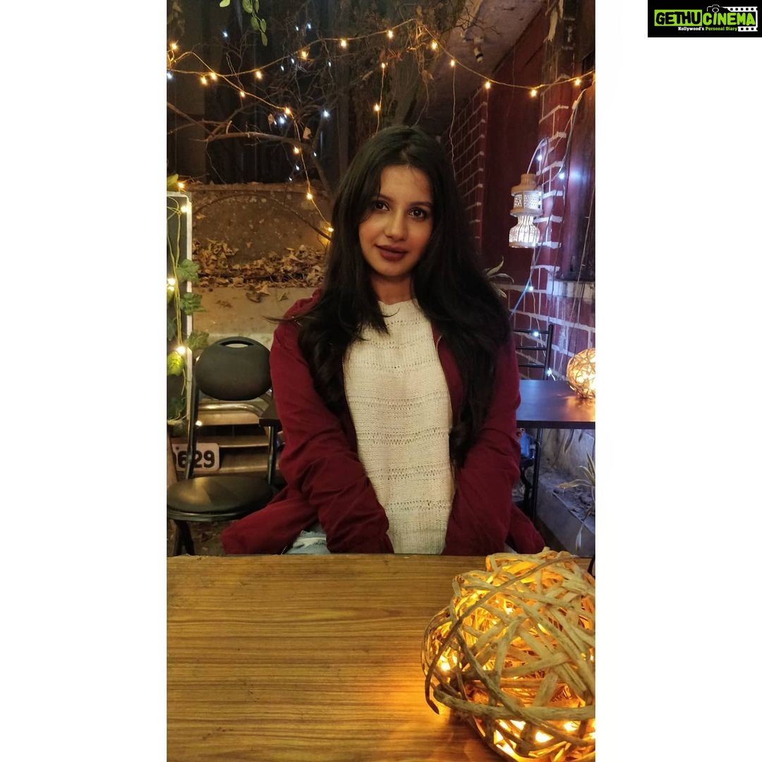Angana Roy Instagram - Vintage car, fairy lights and Christmas of '20. 📷@ayan.bhattacharjee_ @hot.somelikeit #christmas #aesthetic #background #vintagefeel #vintagecar #redlips #christmassy #prettydecor #tumblr #tumblraesthetic #fridayfeels #fridaypost #january2021 #wallarts #cafedecor #makeuplook #throwbackfriday #fairylights #yellowlight #outfitstyle #blogger #kolkata_ig #friyayvibes #igpop #corner #portrait_mood Some Like it Hott