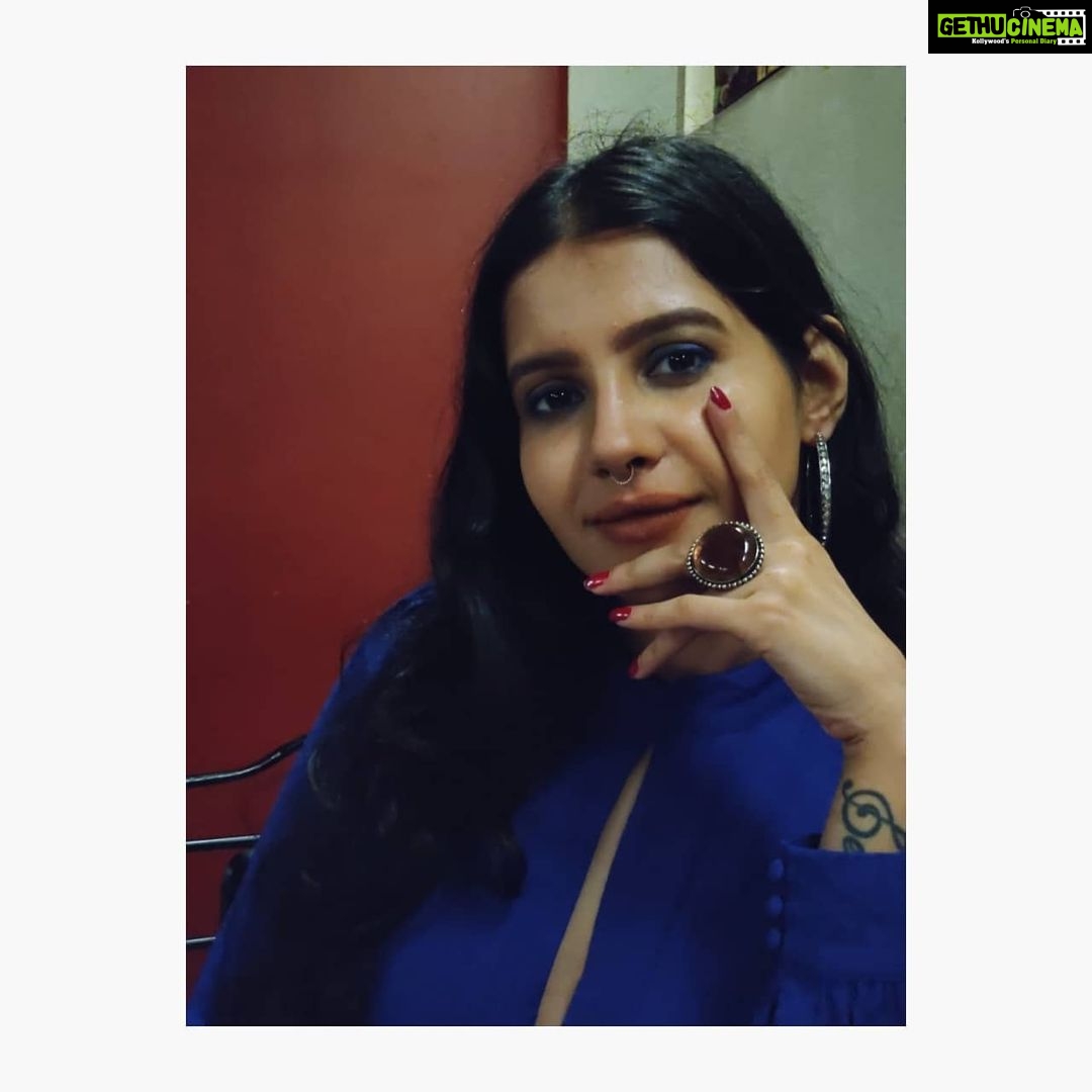 Angana Roy Instagram - When you are young, they assume you know nothing. 📷 @the_revolutionary_road #instapost #wednesdaymood #blueeyeshadow #blueshirt #redbackground #tattoosleeve #browgame #igpops #kolkatablogger #kolkatafashion #fashionstyle #cardigan #big #hoopsearrings #septumring #nosering #songlover #rednails #ringsofinstagram #ringpop #portrait_vision #portraits_ig #calcutta_igers #youth #nudelipcolor #nudemakeup #wintercollection #winteriscoming #winteroutfit Macazzo