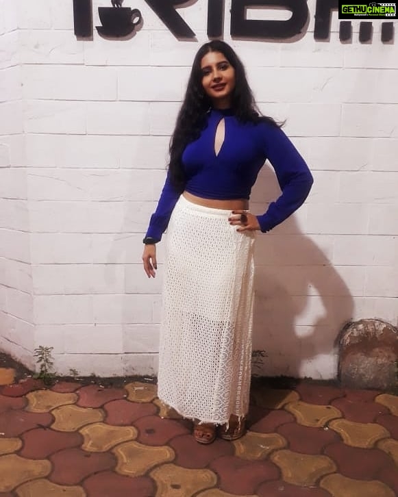 Angana Roy Instagram - Pic 1: Ready Pic 2: Not ready Who all in my Tribe yo? @ayan.bhattacharjee_ clicks good pictures. #blueandwhite #navami #outfit #outfitoftheday #pujo #latepost #tribe #tribevibes #poser #moodoftheday #forever #longhair #casualoutfit #makeup #tribeofartists #browsonfleek #outfitpost #skirt #blousedesigns #footpath #forever21 #randomclicks #ready #notready TRIBE