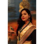 Angana Roy Instagram - Saptami te Saree hobe na? 📷@ayan.bhattacharjee_ #indianlook #durgapuja2020 #kolkatapujo #puja #ethnic #ethnicjewellery #yellowdress #latepost #latenight #sareelover #party #partywear #makeup #makeuplook #eyemakeup #back #hairstyle #septumring #postoftheday #october #october2020 #octobervibes #saptami #kolkatabuzz #kolkatagram #kolkata_igers