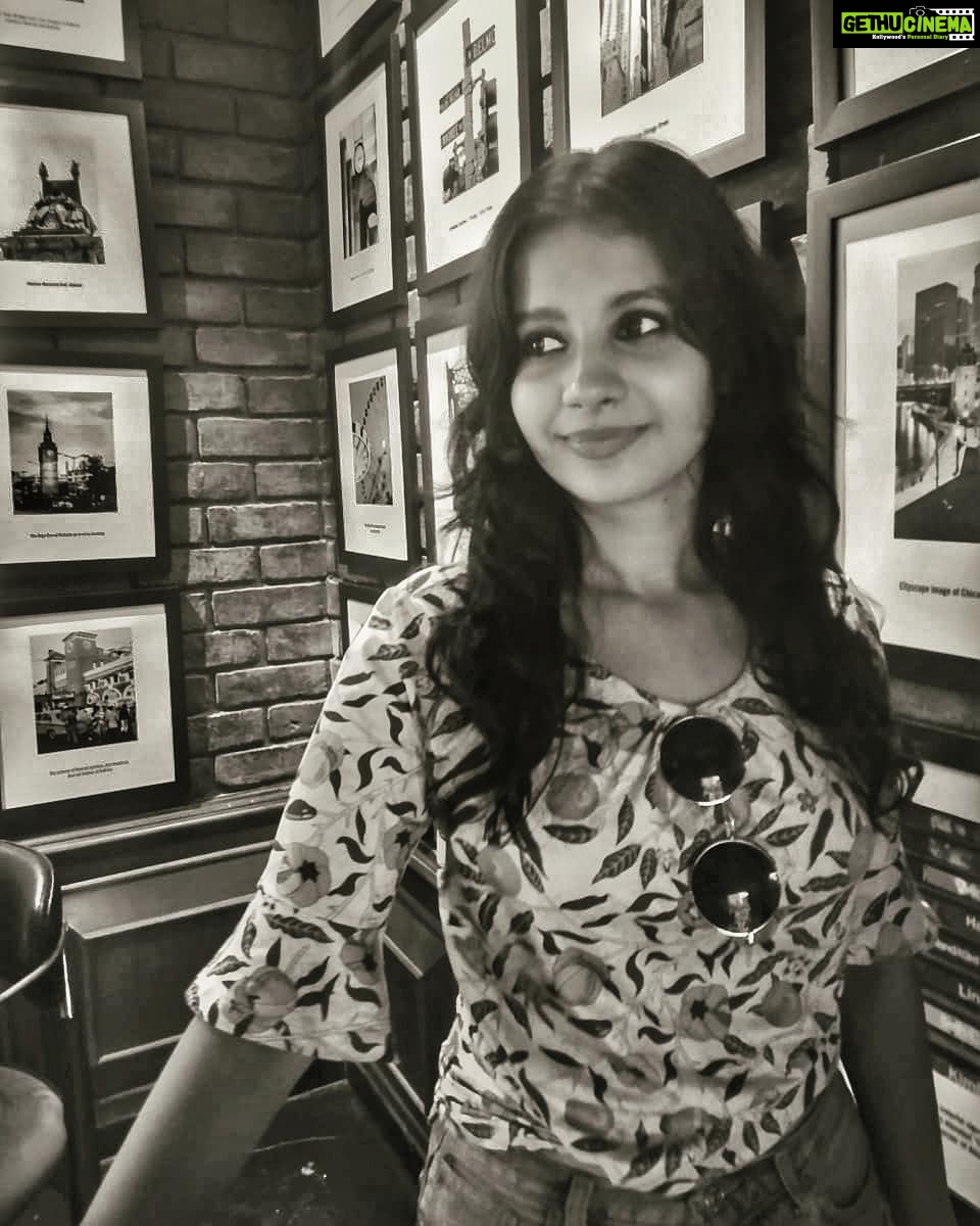 Angana Roy Instagram - πΈπ'π ππππ ππππ πππππππππππ π ππππππ πππ ππππππππ πππ πππππ πππ πππππ£ππ πππππ πππ ππ'π ππππ πππ ππ ππππ ππ πππ ππ’ππ #photooftheday #portrait_vision #pictureoftheday #sunglass #retrΓ΄ #retrophoto #vintagefashion #vintagedecor #pondering #kolkata_igers #kolkatagram #igdaΔ±ly #igoforsimplicity #igoftheday #cafΓ© #cafedecor #augusta Uno's India