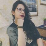Angana Roy Instagram - 𝙅𝙪𝙨𝙩 𝙢𝙞𝙜𝙝𝙩’𝙫𝙚 𝙩𝙖𝙥𝙥𝙚𝙙 𝙞𝙣𝙩𝙤 𝙮𝙤𝙪𝙧 𝙢𝙞𝙣𝙙 𝙖𝙣𝙙 𝙨𝙤𝙪𝙡 𝙔𝙤𝙪 𝙘𝙖𝙣'𝙩 𝙗𝙚 𝙨𝙪𝙧𝙚 @inasrees behind the lens❤️ #portraitmag #portrait_mood #portraitmood #thoughts #love #eyewear #thoughtoftheday #arabella #arcticmonkeys #maroon #hairband #lipstickjunkie #igs_photos #wallpaper #igdaily #aestheticwallpapers #lamp #lampshade #sincity #graphictees #tuesdayvibes #tuesdaynight #blacklove #pictureperfect #pictureoftheday #photoframes #wallhanging #yellowaesthetic #igersindia #eyewearfashion Kolkata