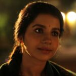 Angana Roy Instagram - Rohini. Tansener Tanpura streaming now on @hoichoi.tv ✨ Thanks @auroria_91 for the picture 😊 #TansenerTanpura #webseries #musical #drama #bengaliwebseries #hoichoi #svf #rohini #set #lighting #shadowwork @hoichoibangladesh @svfmusic @svfsocial @tansenertanpura