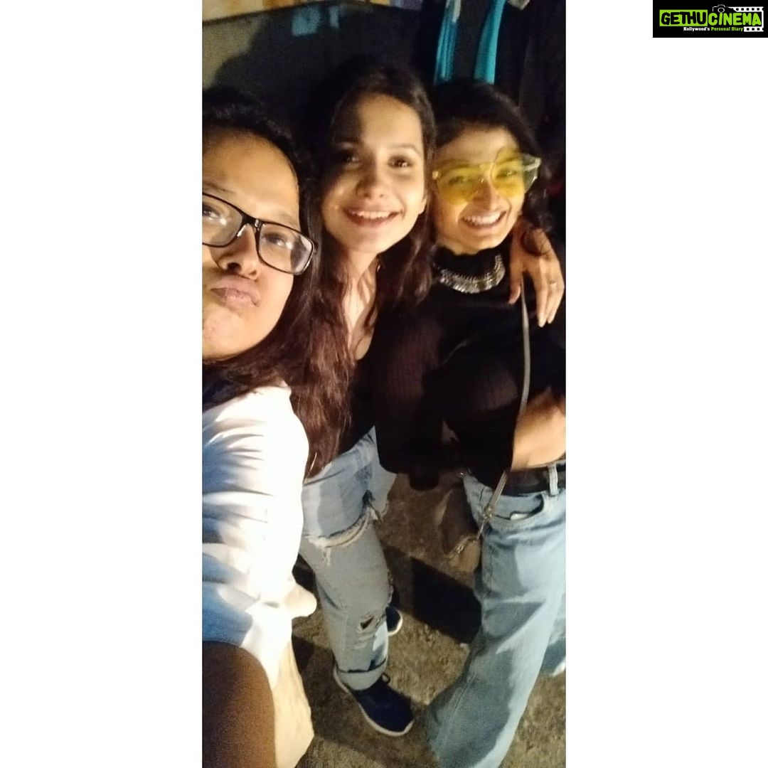 Angana Roy Instagram - About last night. A very Happy New Year to everybody. Take care, stay safe. Hoping that 2021 would be a little kind to us. #newyear2021 #happynewyear #party #partyoutfit #womeninblack #igerskolkata #aboutlastnight #winter #terrace #bonfire #bbqparty #newyearseve #newhope #goodtimes #hny #kolkata_igers #goodvibesonly #igdaily #newyearpost #fashionlover #terraceparty