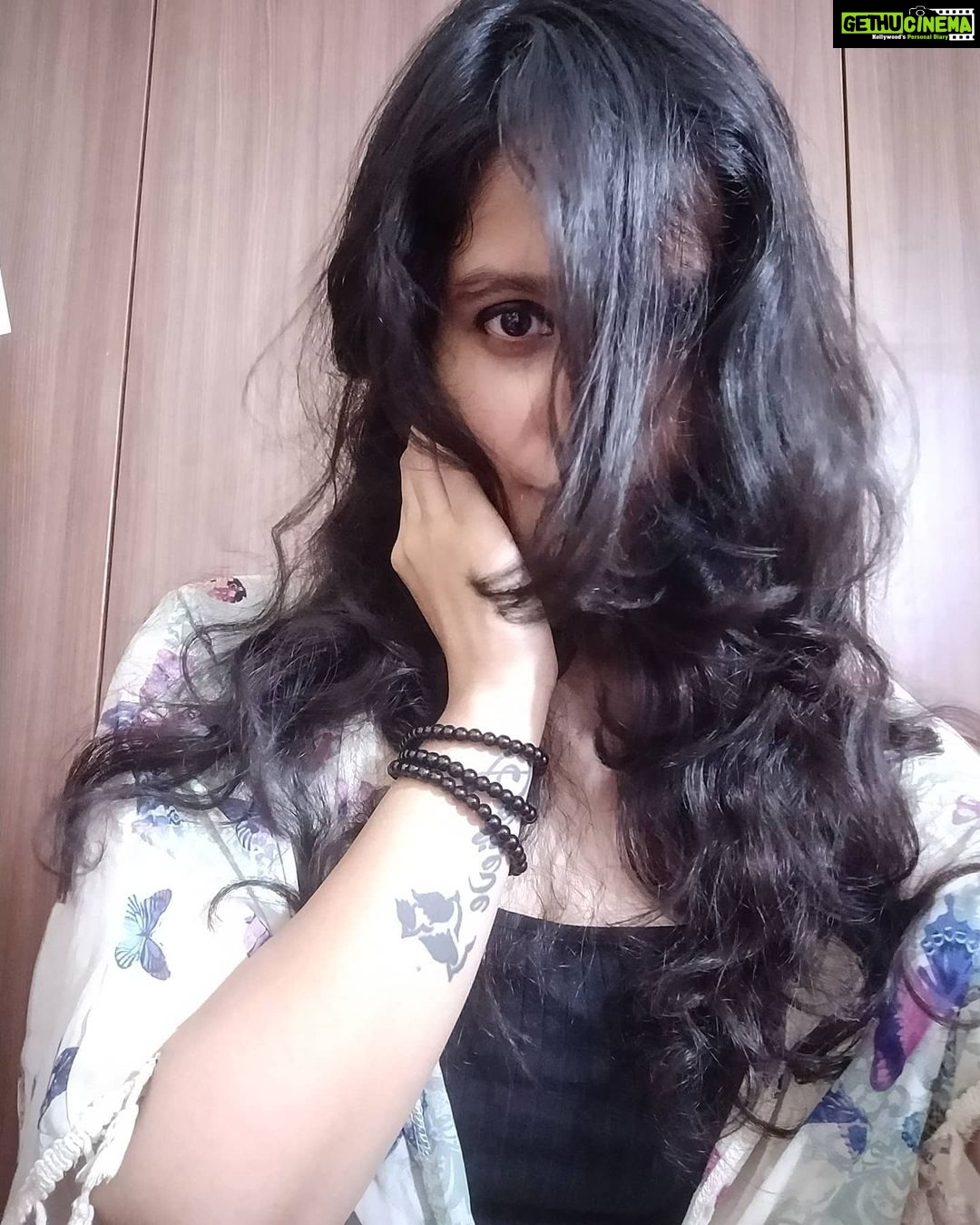 Angana Roy Instagram - Me trying to click a decent picture before a live- Pic 1: Natural Flare Pic 2: Trynna be cute Pic 3: Pseudo Aesthetic Attempt Pic 4: Don't know why I did that Pic 5: Kinda liked it Pic 6: Gave up at that point #instagram #instafashion #beads #natural #hairstyles #messyhair #tattooedgirls #flare #naturalflare #selfie #selfietime #selfiesunday #selfienation #trynnabecute #sundaybumday #sundaythoughts #sundaystyle #hairgrowing #kajal #kohl #bnw_zone #aesthetic #aesthetic_photos #instablog #picturesoftheday #stages