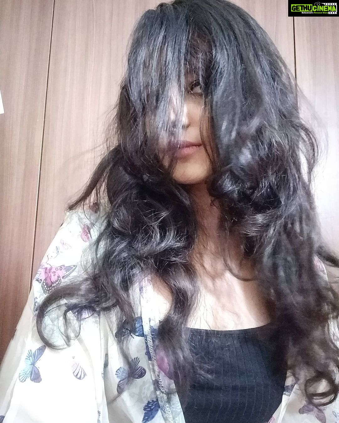 Angana Roy Instagram - Me trying to click a decent picture before a live- Pic 1: Natural Flare Pic 2: Trynna be cute Pic 3: Pseudo Aesthetic Attempt Pic 4: Don't know why I did that Pic 5: Kinda liked it Pic 6: Gave up at that point #instagram #instafashion #beads #natural #hairstyles #messyhair #tattooedgirls #flare #naturalflare #selfie #selfietime #selfiesunday #selfienation #trynnabecute #sundaybumday #sundaythoughts #sundaystyle #hairgrowing #kajal #kohl #bnw_zone #aesthetic #aesthetic_photos #instablog #picturesoftheday #stages