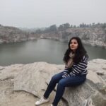 Angana Roy Instagram - Follow me down to the valley below . . . . . . #rocks #rocky #hills #valley #igdaily #igers #travelphotography #traveltheworld #worktravel #travellers #endofwinter #january #midjan #january2020 #peaceful #relaxing #beautiful #location #explore Marble Lake,ajodhya Pahar