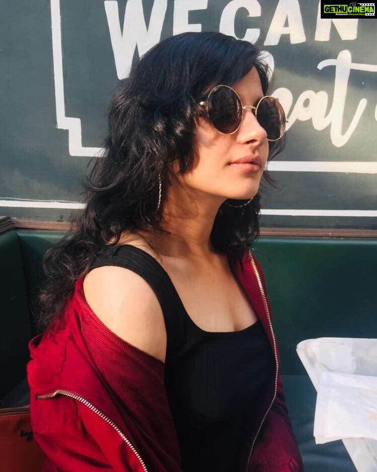 Angana Roy Instagram - देखो मगर प्यार से Parallel universe
